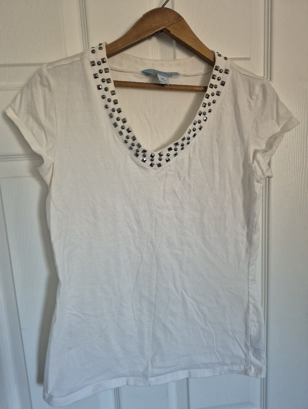 Y2K Stud-Embellished V-Neck White Women’s Tee By Jessica